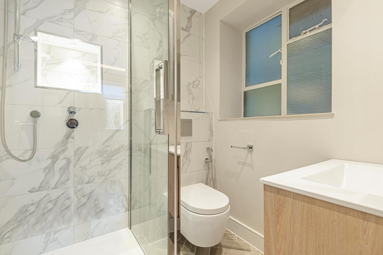 Luxury Living In Knightsbridge Private Balcony View Of Harrods, 2Br2Ba With Ac 런던 외부 사진