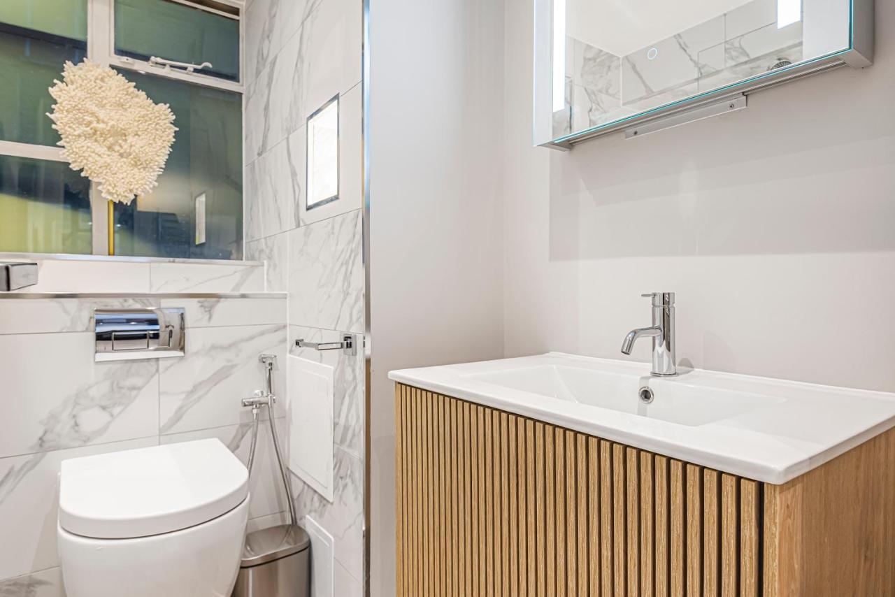 Luxury Living In Knightsbridge Private Balcony View Of Harrods, 2Br2Ba With Ac 런던 외부 사진
