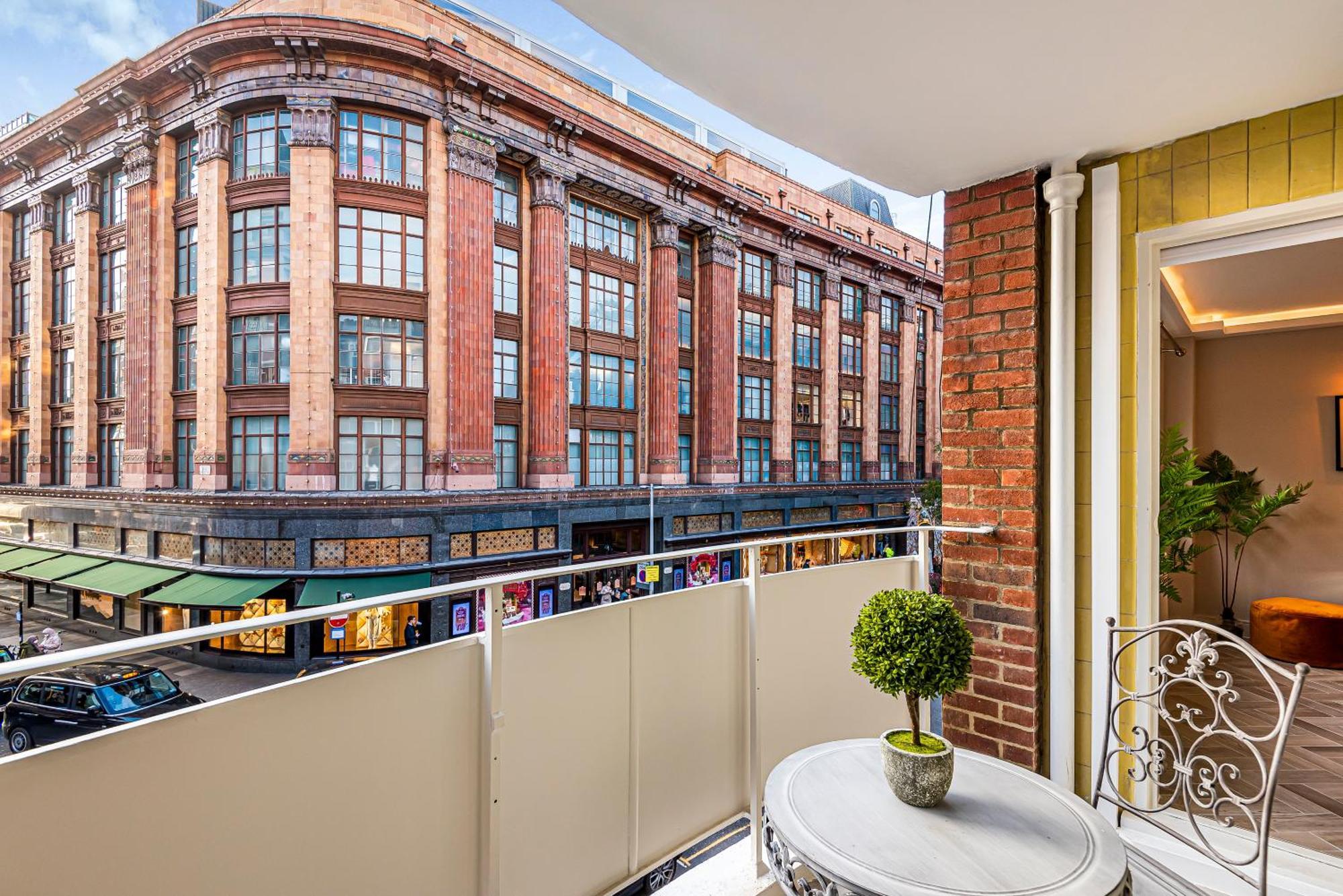 Luxury Living In Knightsbridge Private Balcony View Of Harrods, 2Br2Ba With Ac 런던 외부 사진